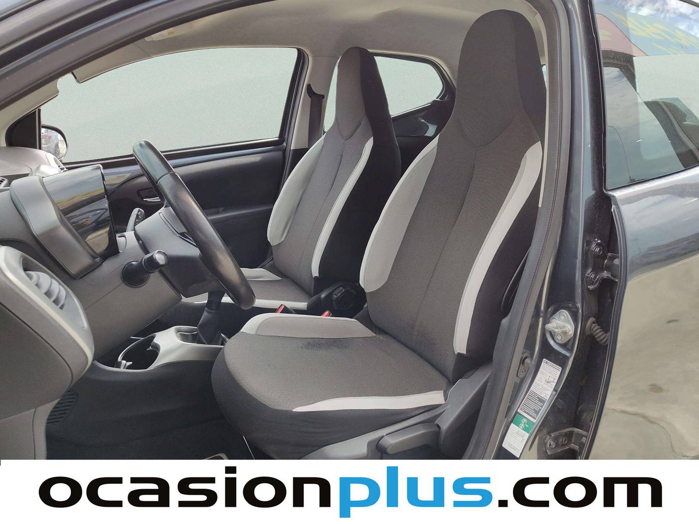 Foto asientos delanteros Toyota Aygo Toyota Aygo 70 x-play business (69 CV)