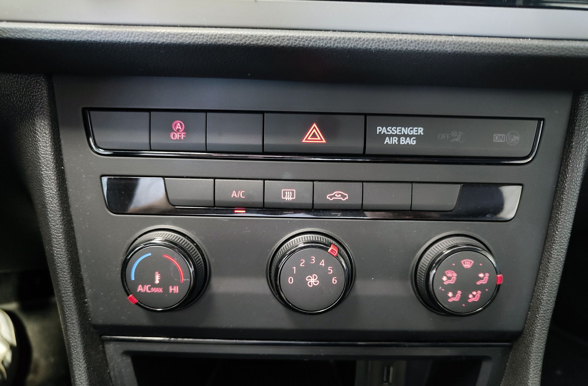 SEAT León 1.6 TDI Reference - foto 27