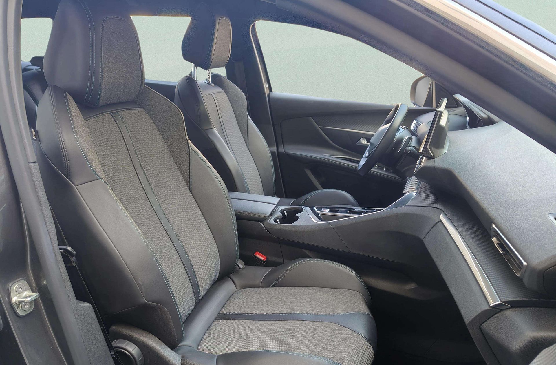 Peugeot 5008 1.2 Allure Pack eDCS6 - foto 20