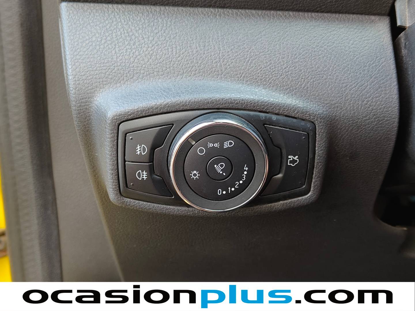 Extras y acabados del Ford Ka+ Ford Ka+ 1.2 Ti-VCT Essential (70 CV)