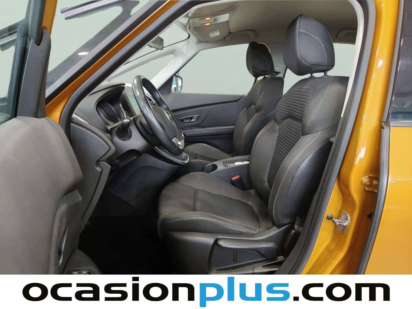 Foto asientos delanteros Renault Scénic Renault Scenic Intens Energy TCe (130 CV)
