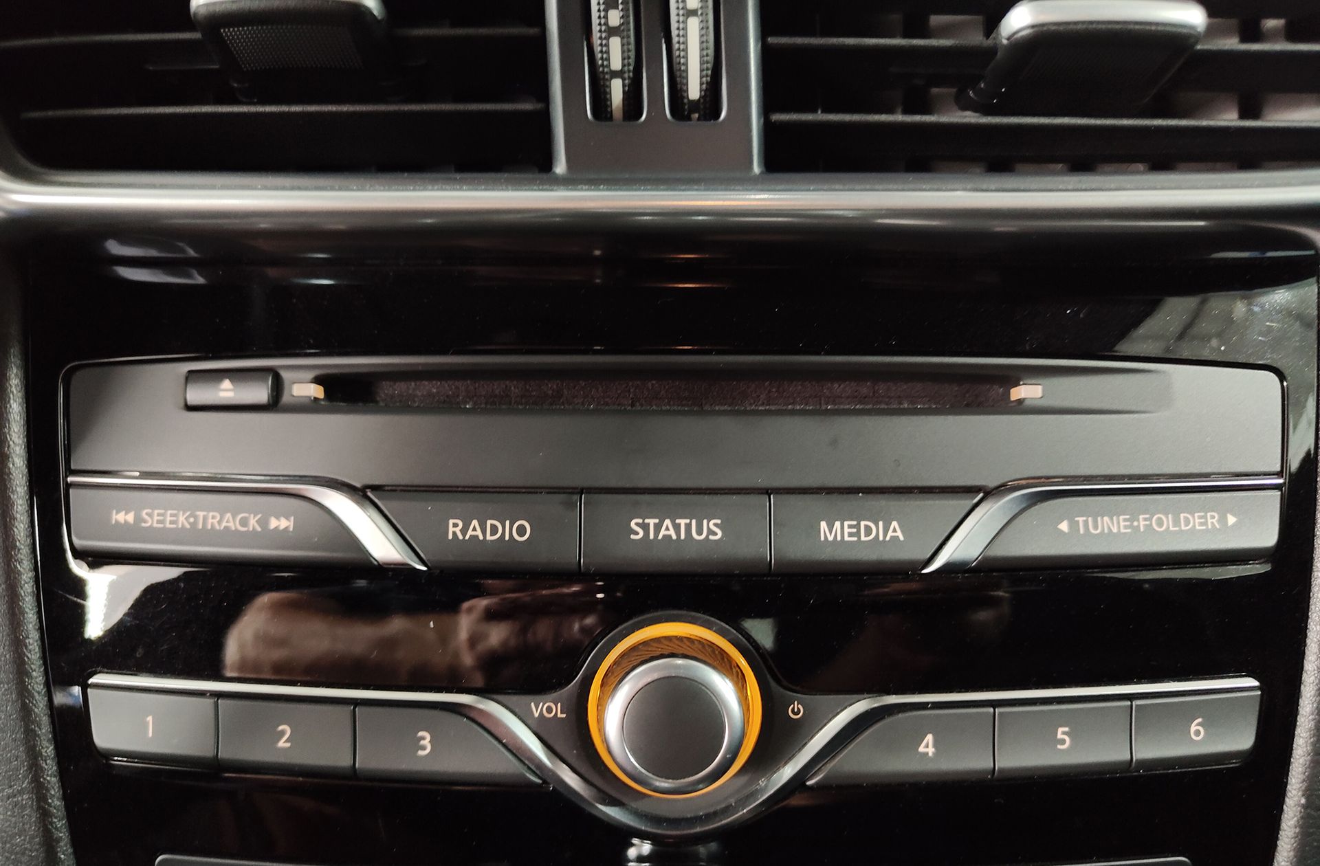 Infiniti Q30 1.6T Premium - foto 39