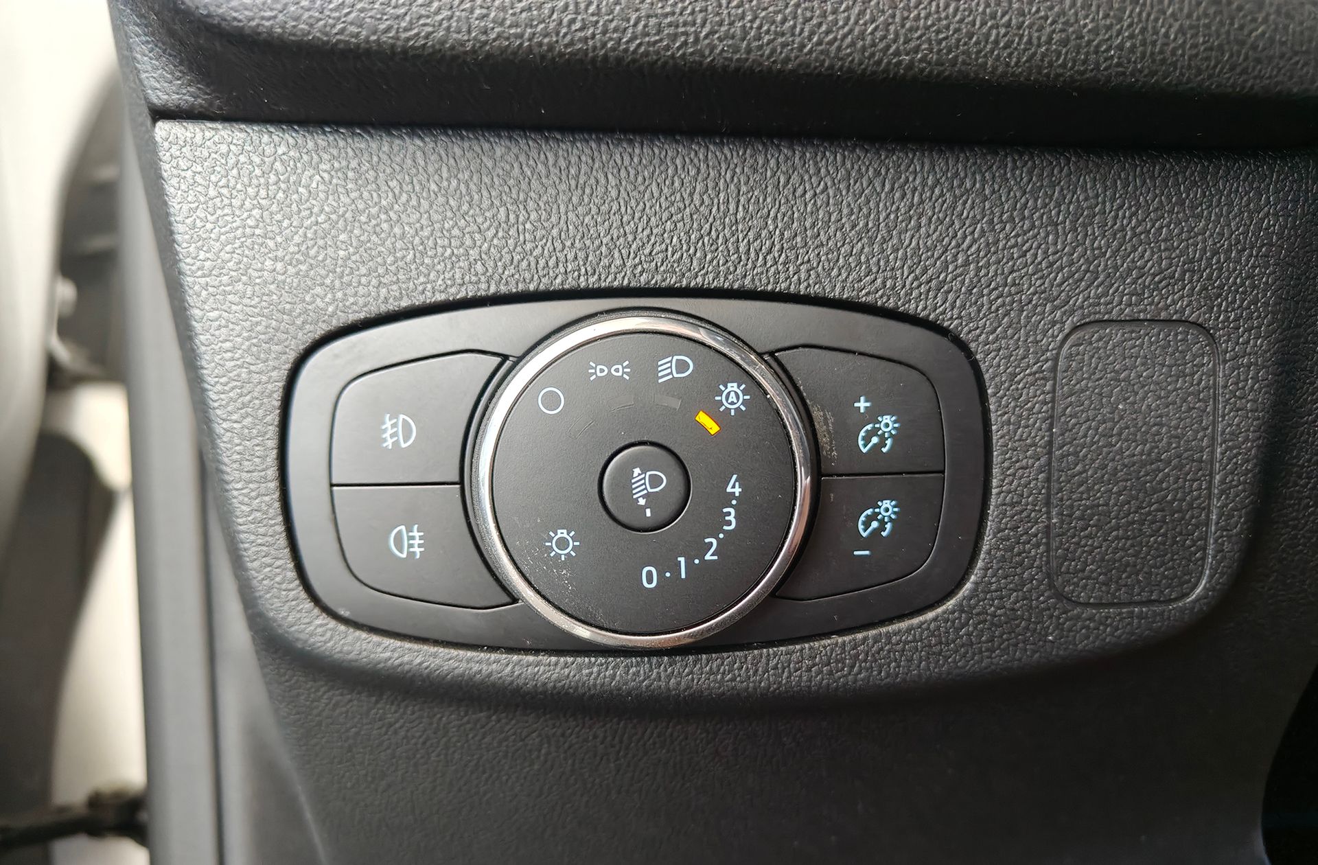 Ford Focus 1.0 EcoBoost MHEV ST-Line - foto 14