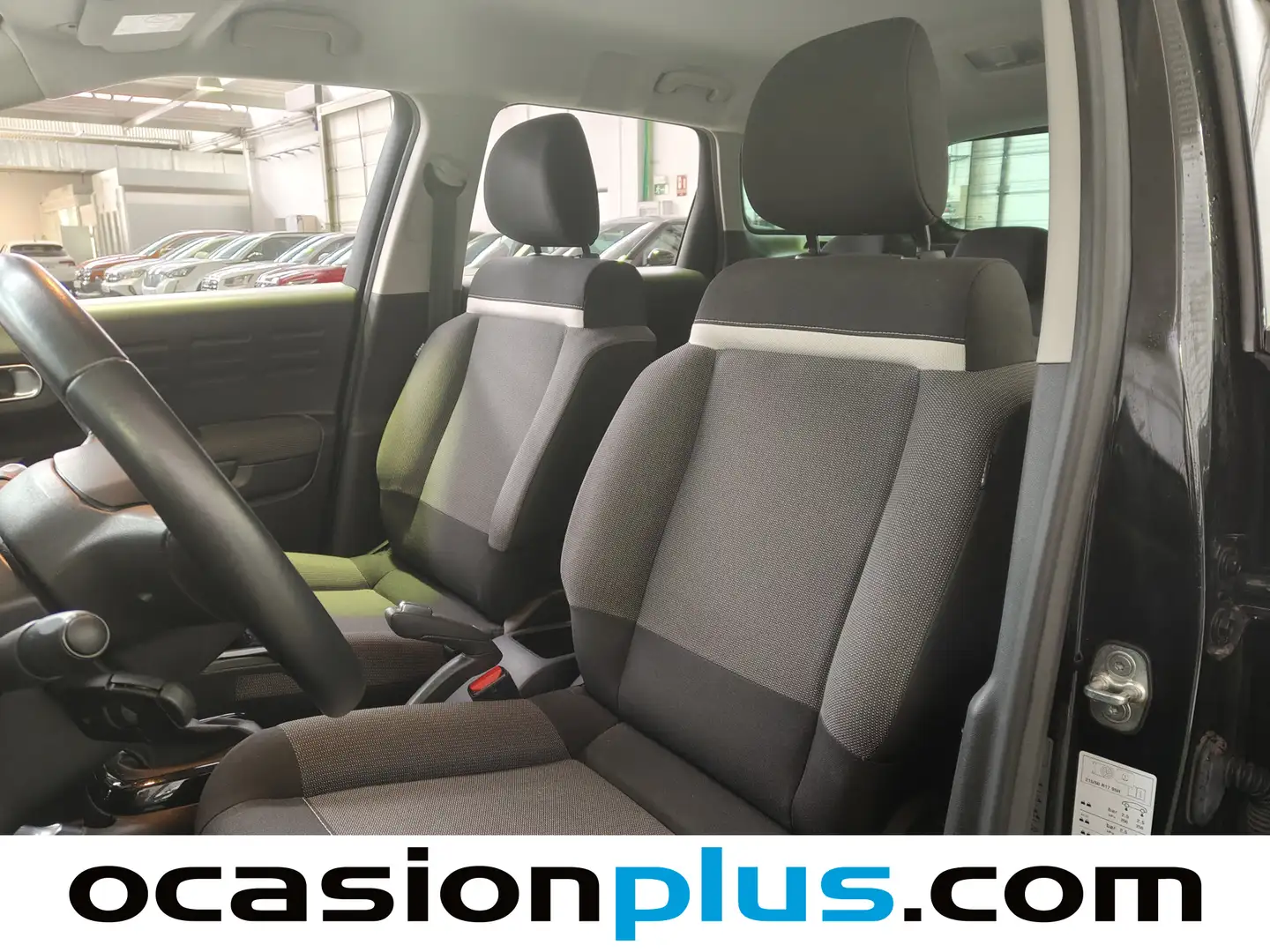 Foto Citroën C3 Aircross Citroen C3 Aircross PureTech 130 Shine Pack EAT6  (131 CV)