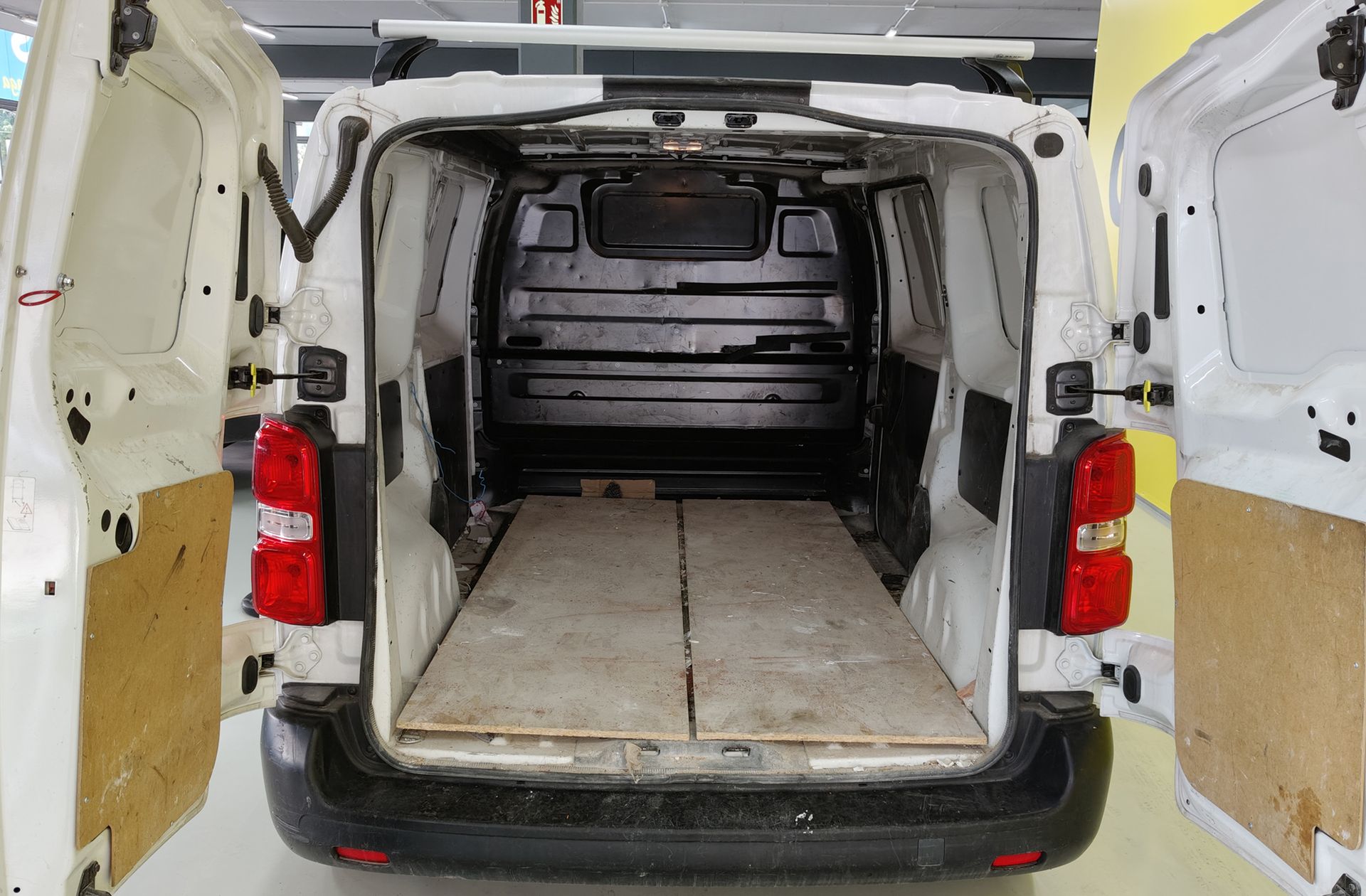 Peugeot Expert Furgon BlueHDi 100 Pro Standard - foto 12