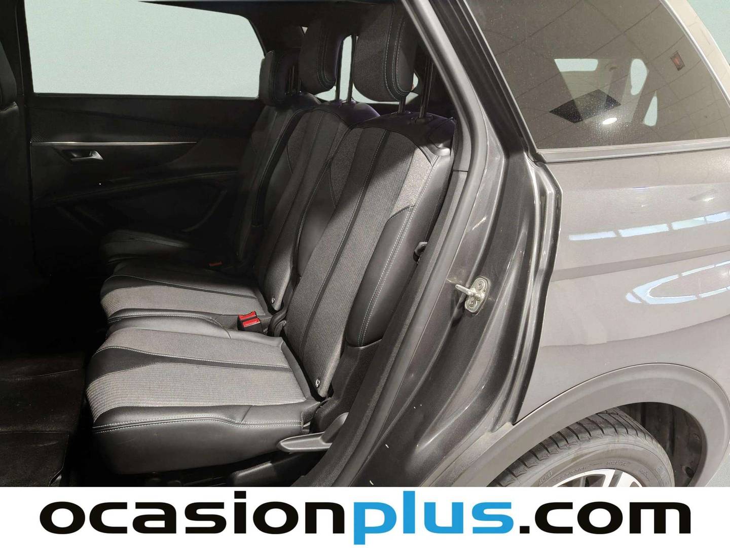 Foto asientos traseros Peugeot 5008 Hybrid Peugeot 5008 Hybrid 1.2 Allure Pack eDCS6 (136 CV) 7 Plazas