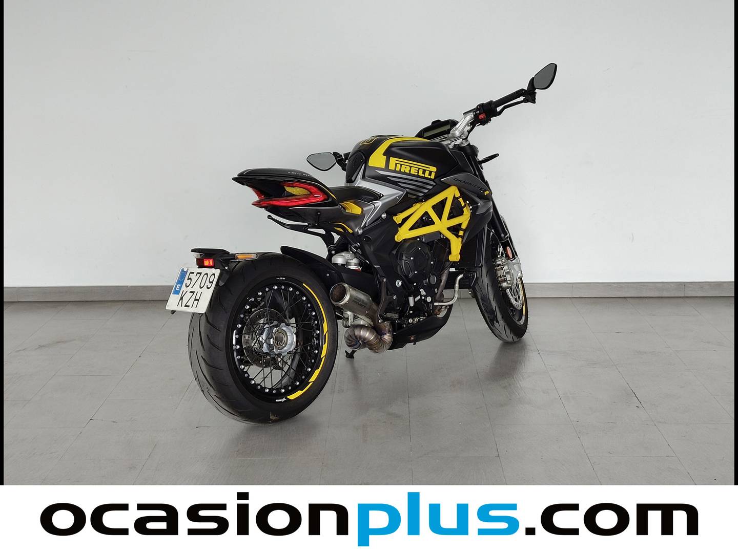 Foto trasera MV Agusta Brutale 800 Dragster RR ABS MV Agusta Brutale 800 Dragster RR ABS (140 CV) izquierda