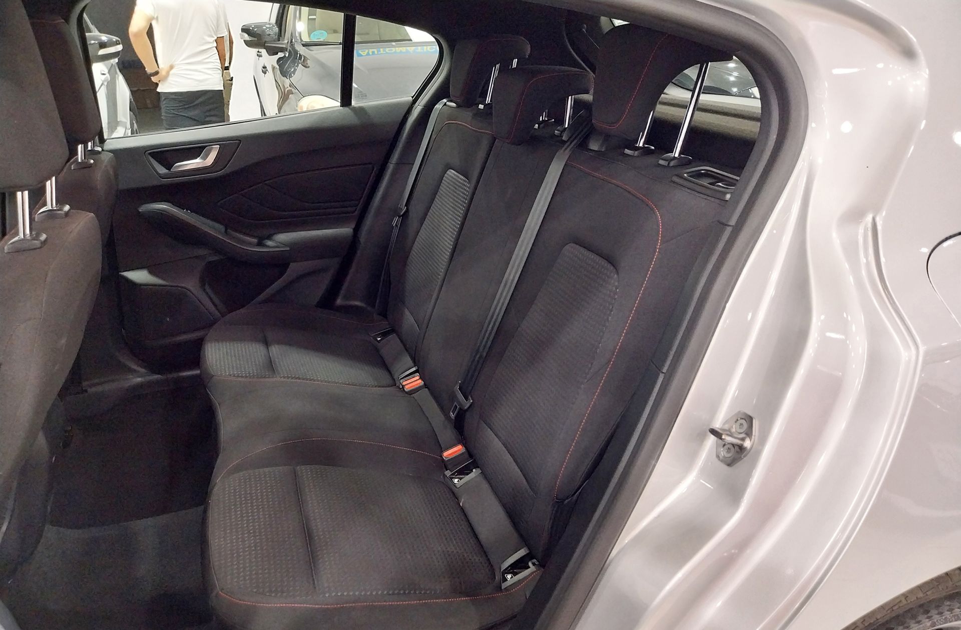 Ford Focus 1.0 EcoBoost MHEV ST-Line - foto 12