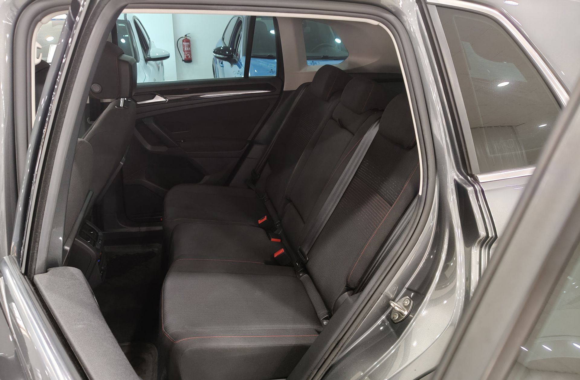 Volkswagen Tiguan Sport 2.0 TDI 4Motion DSG Pack R-Line - foto 15