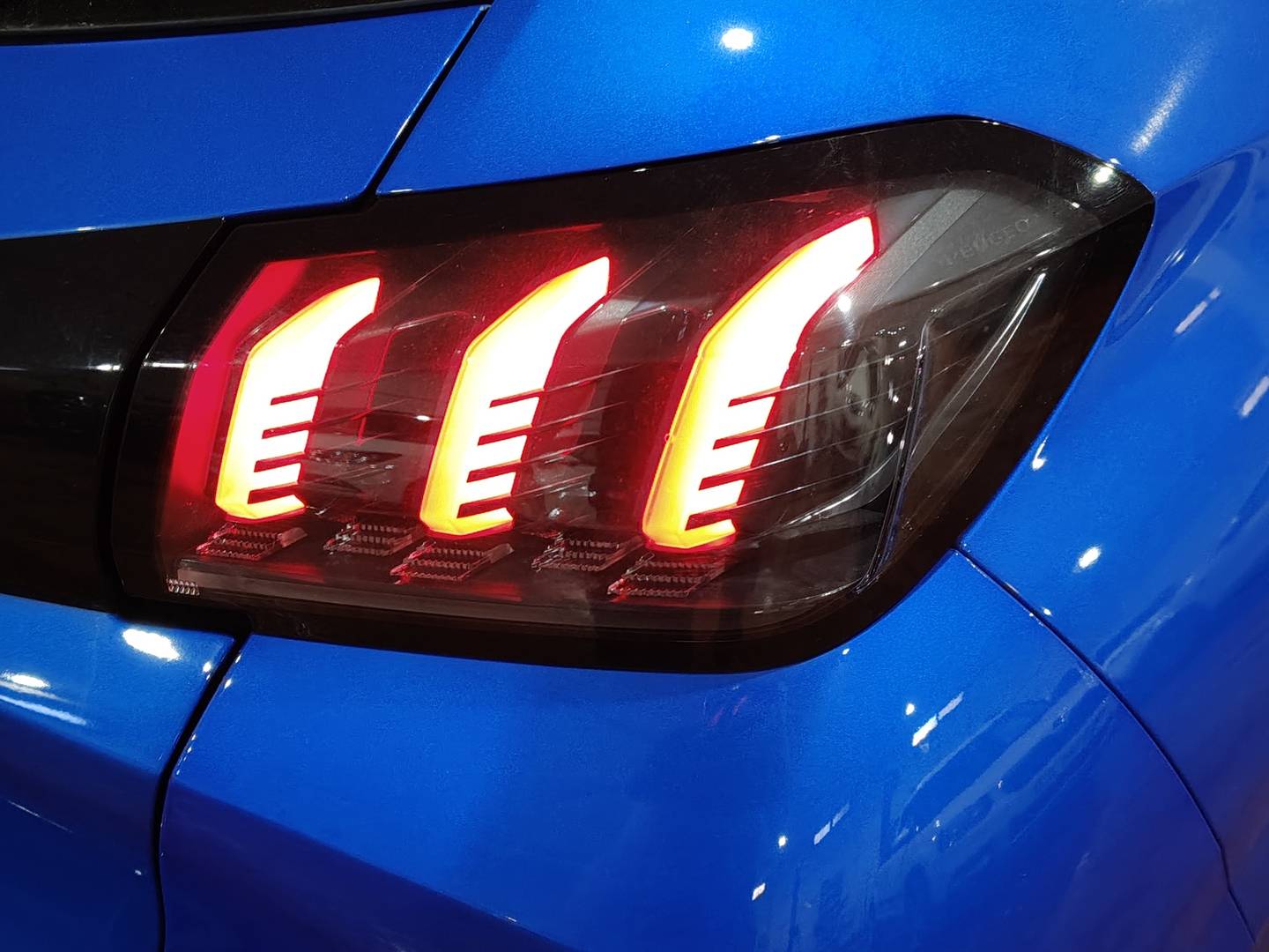 Foto Peugeot 208 Peugeot 208 PureTech 100 Allure  (100 CV)