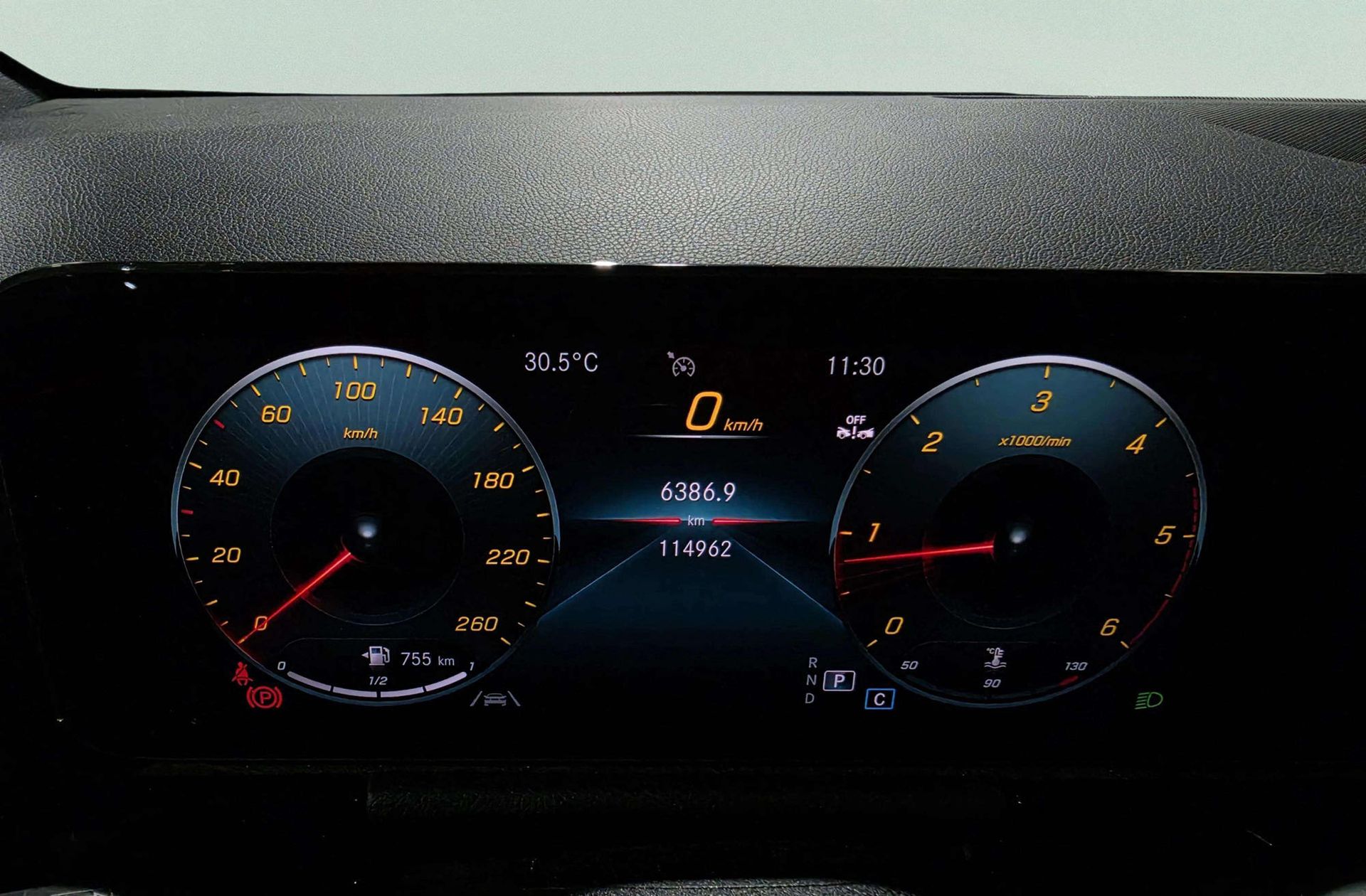 Mercedes-Benz GLA 200 D - foto 30