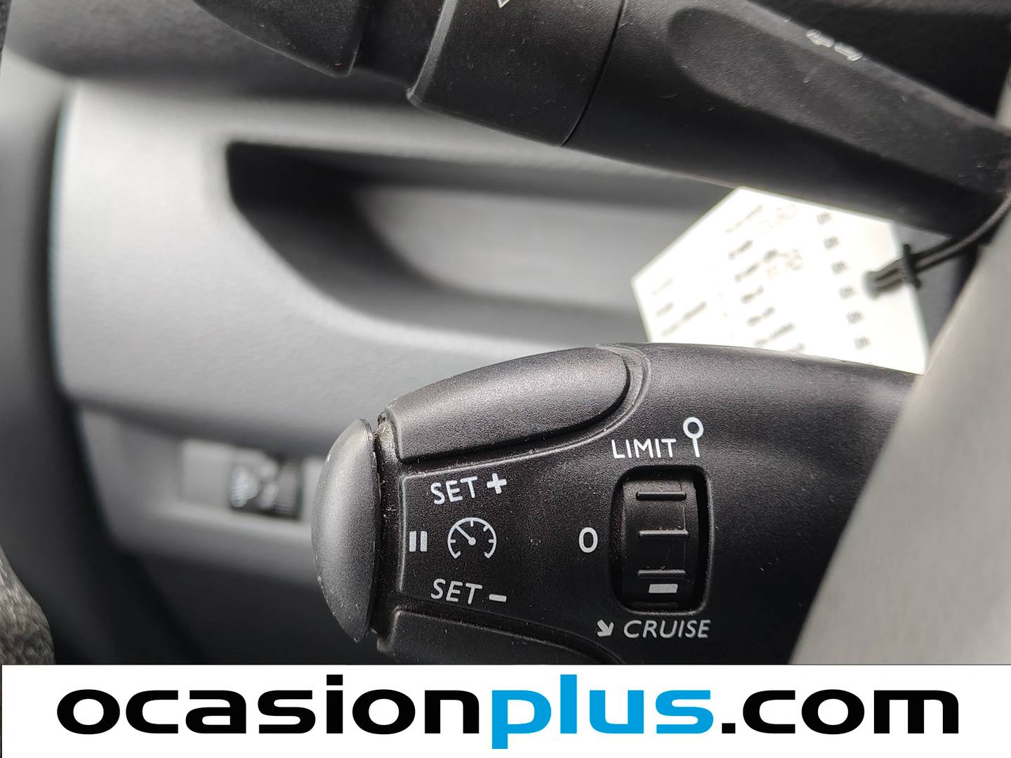 Equipamiento del Opel Vivaro Opel Vivaro Furgon 1.5 Diesel Doble Cabina M Standard Express (120 CV)6 Plazas