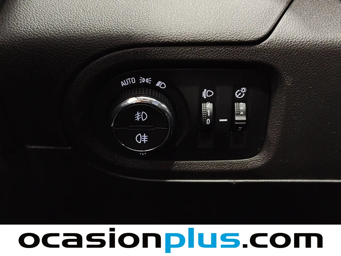 Foto Opel Grandland X Opel Grandland X 1.2 Turbo Selective (130 CV)