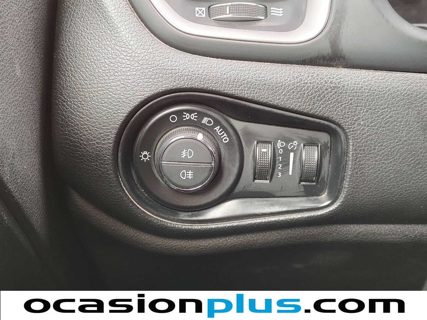 Extras y acabados del Jeep Renegade Jeep Renegade 1.6 Multijet Limited 4x2 DDCT (120 CV)