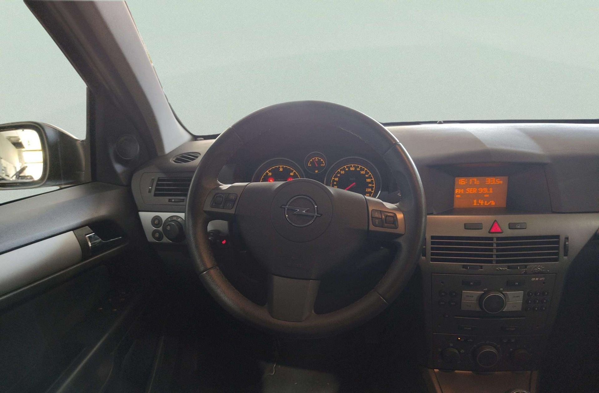 Opel Astra 1.7 CDTI Enjoy - foto 19