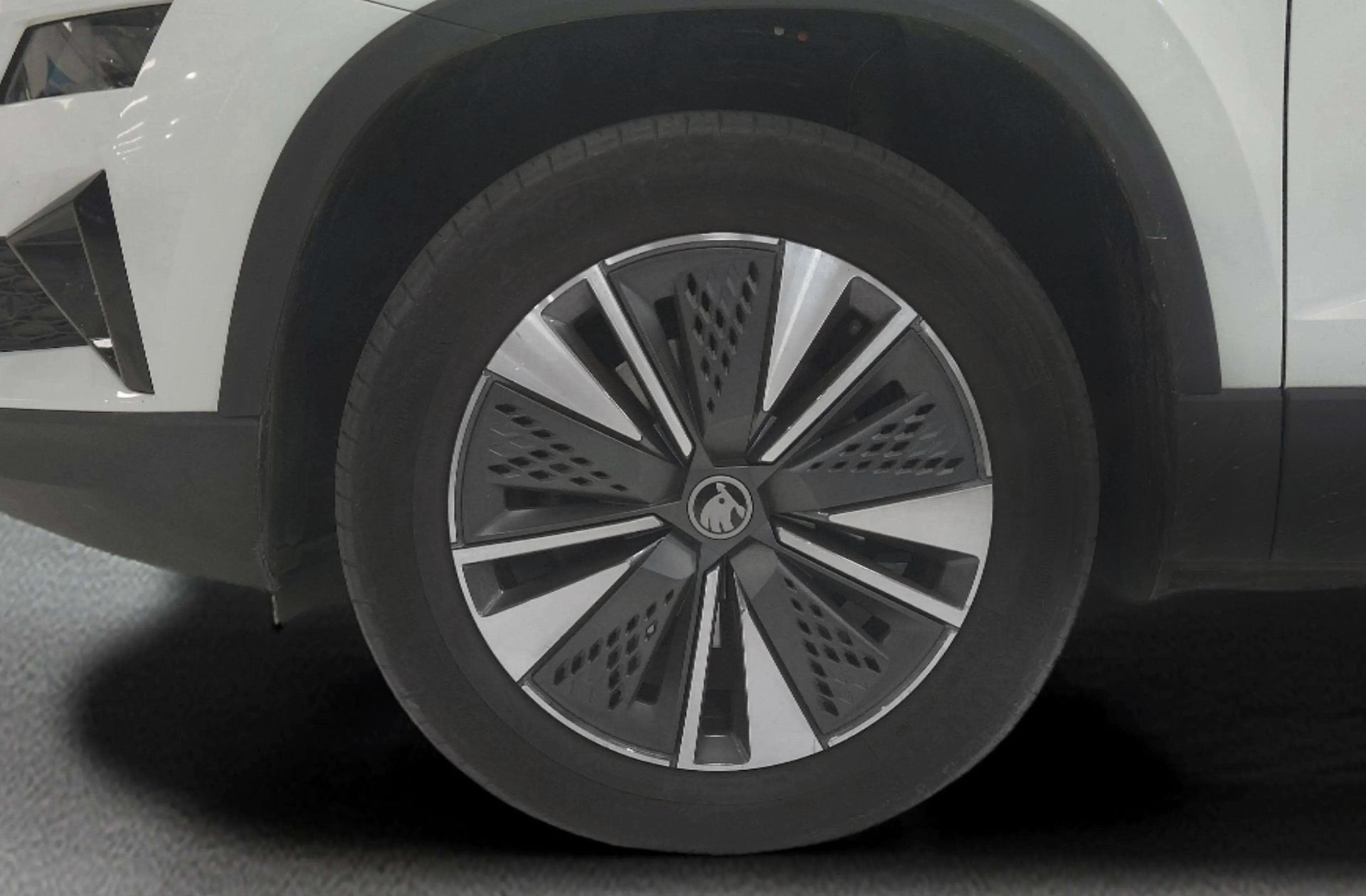 Škoda Karoq 1.0 TSI Selection - foto 36