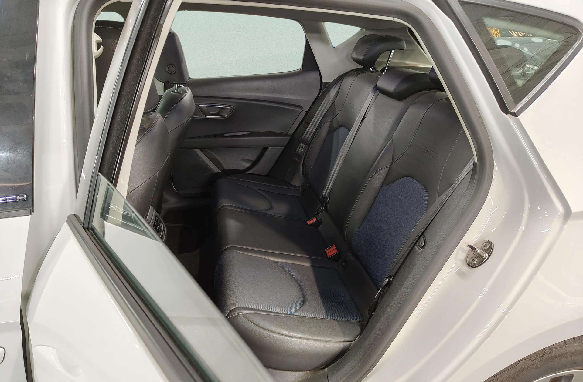 SEAT León 1.6 TDI I-Tech - foto 13