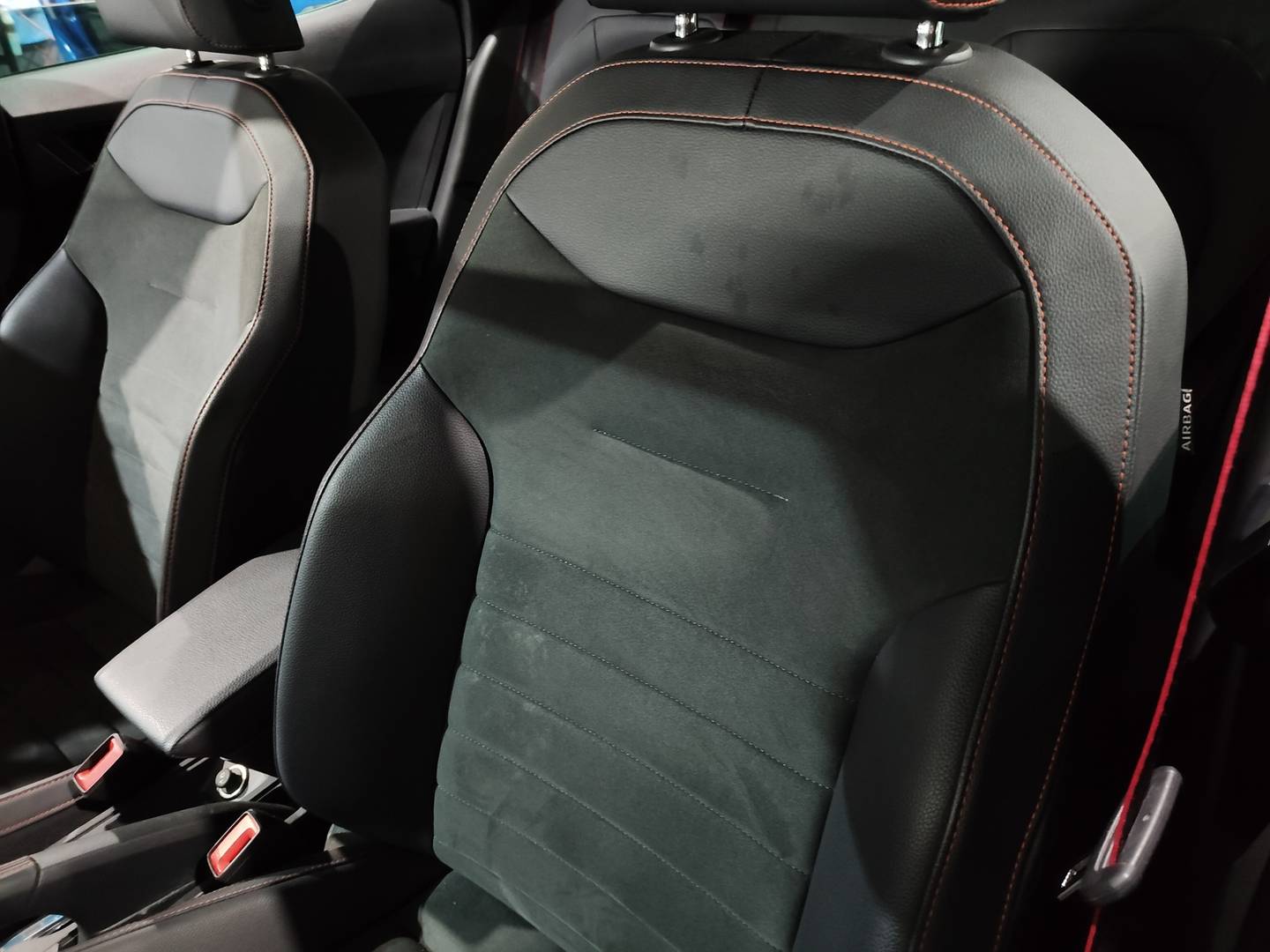 Foto Seat Arona SEAT Arona 1.5 TSI S&S FR XL DSG (150 CV)