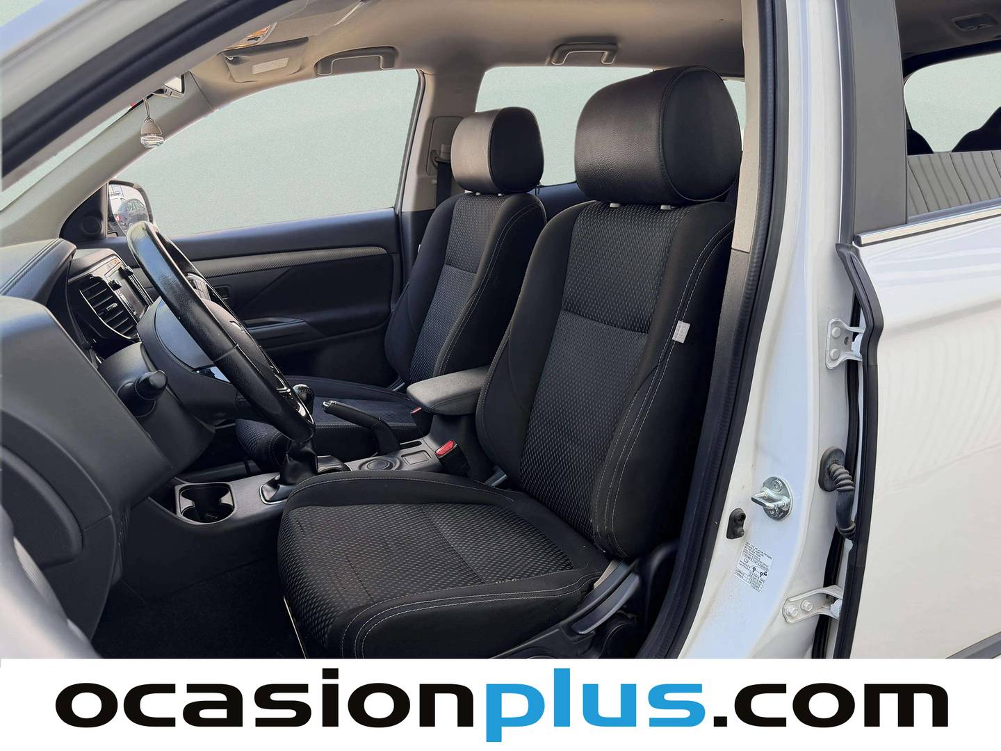 Foto asientos delanteros Mitsubishi Outlander Mitsubishi Outlander 220 DI-D Motion 2WD (150 CV)