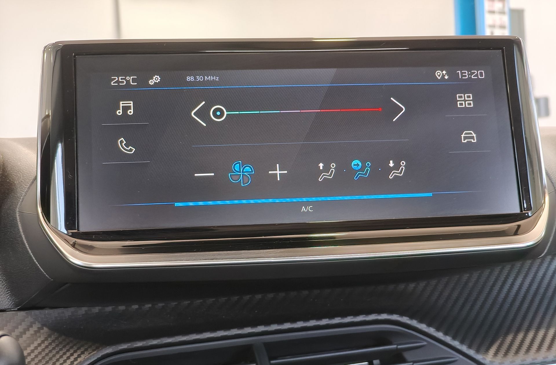 Peugeot 208 Style Hybrid 110 eDCS6 - foto 31