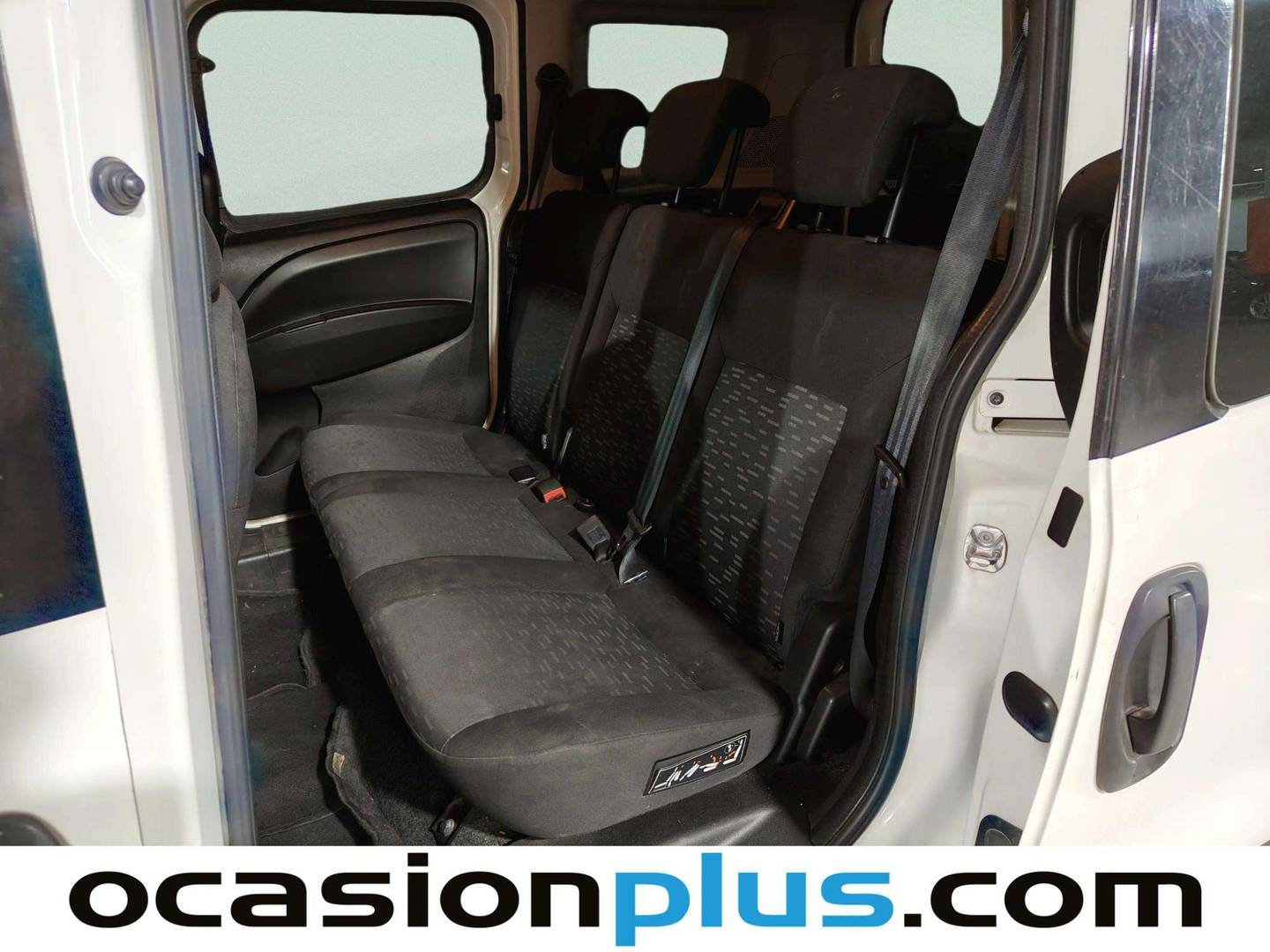 Foto asientos traseros Opel Combo Opel Combo Tour 1.3 CDTI Expression L1 H1 (90 CV)