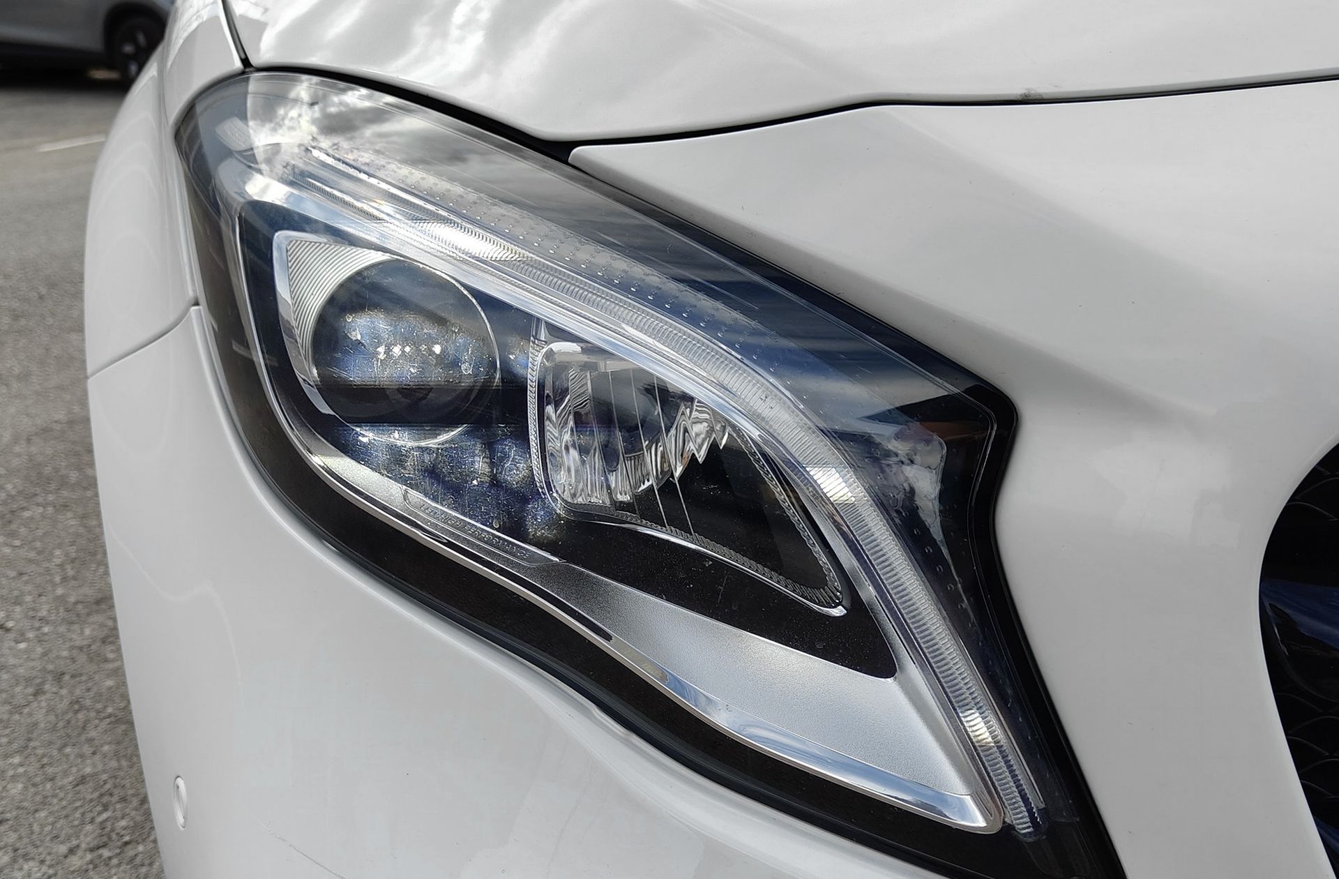 Mercedes-Benz GLA 200 d Pack AMG - foto 14