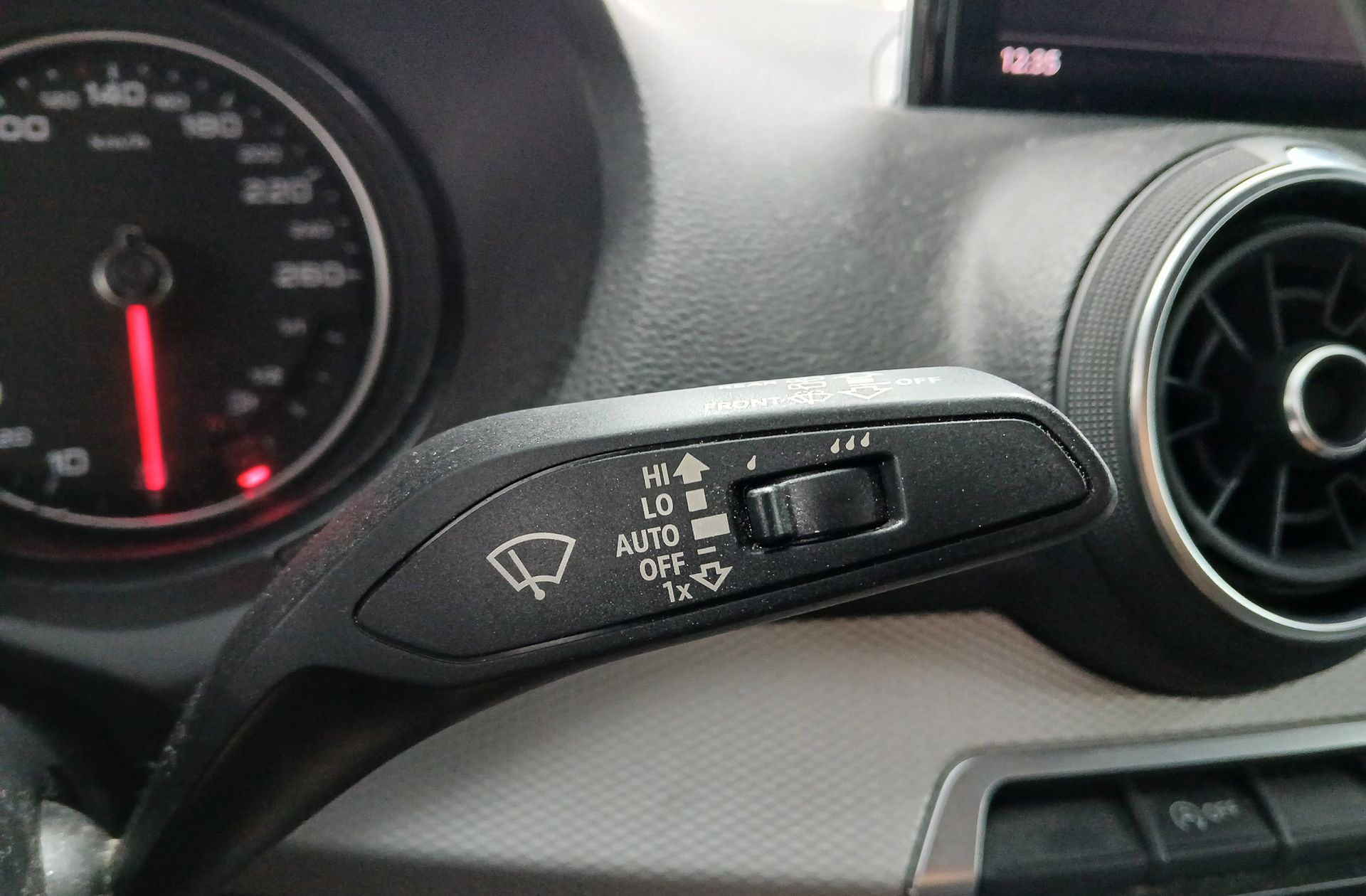 Audi Q2 Advanced 30 TDI S tronic - foto 28