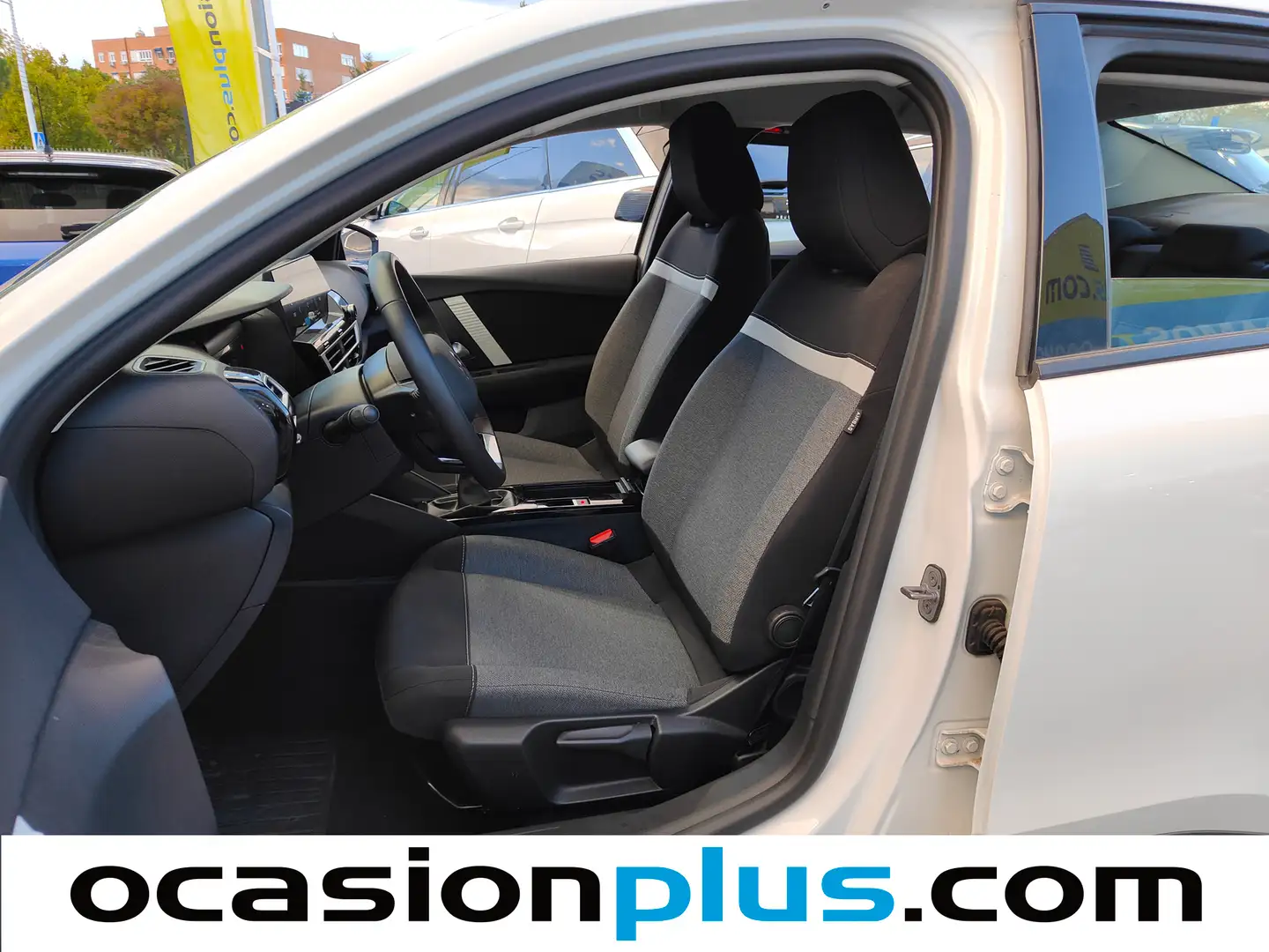 Foto Citroën C4 X Citroen C4 X PureTech 100 S&S 6v You  (102 CV)