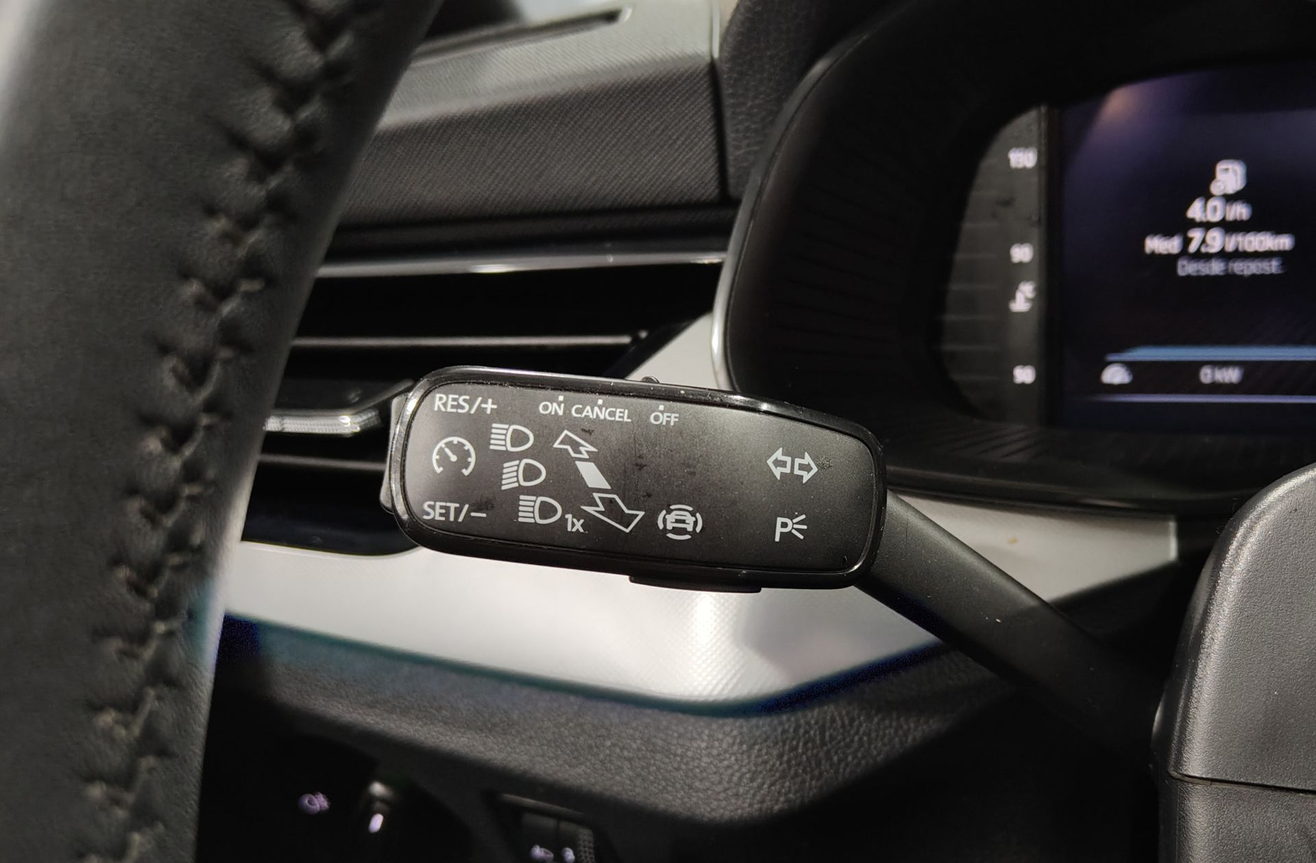 Škoda Kamiq 1.0 TSI Sport - foto 26