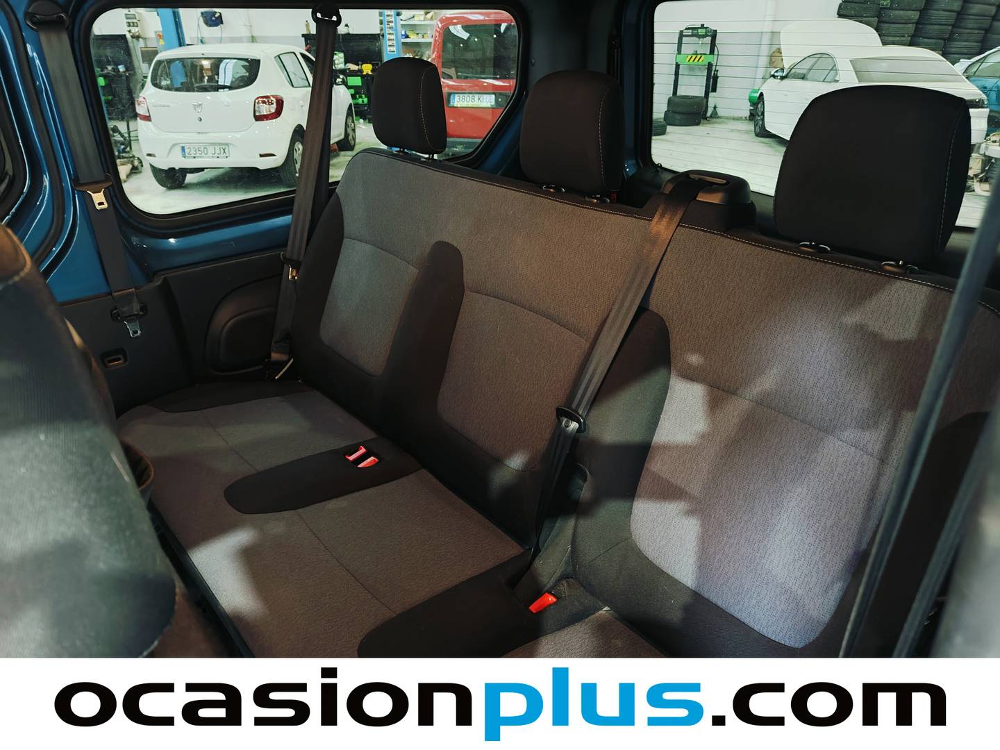 Foto asientos delanteros Opel Vivaro Opel Vivaro 1.6 CDTI S&S L1 2.7t (120 CV) 8 PLAZAS