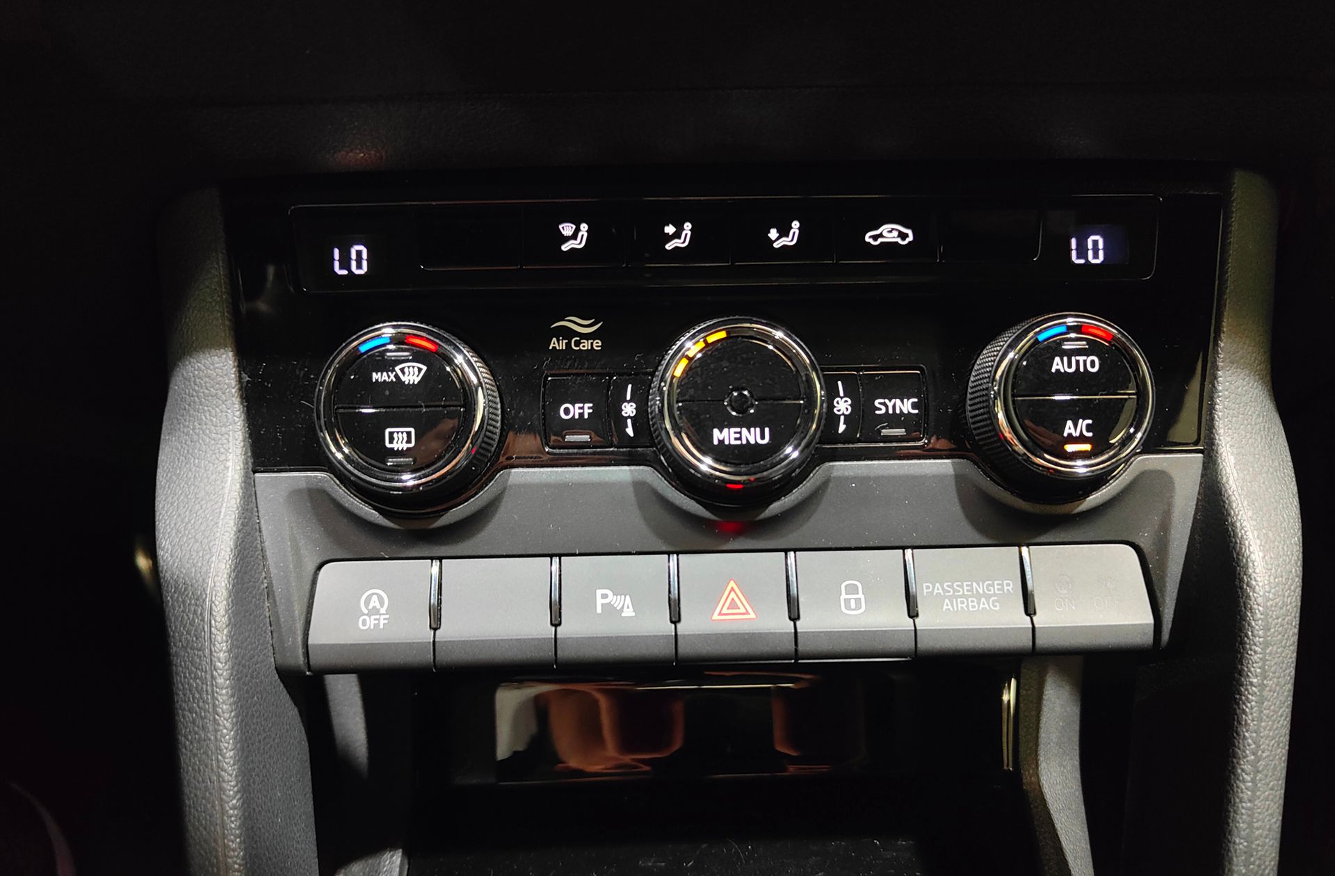 Škoda Karoq 1.5 TSI ACT Sportline DSG - foto 34