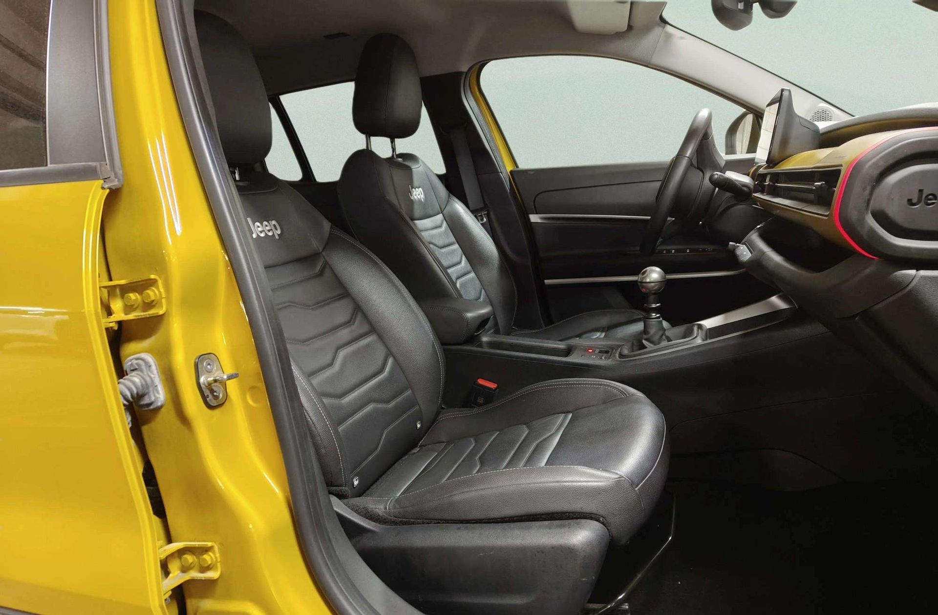 Jeep Avenger 1.2 G Summit - foto 21