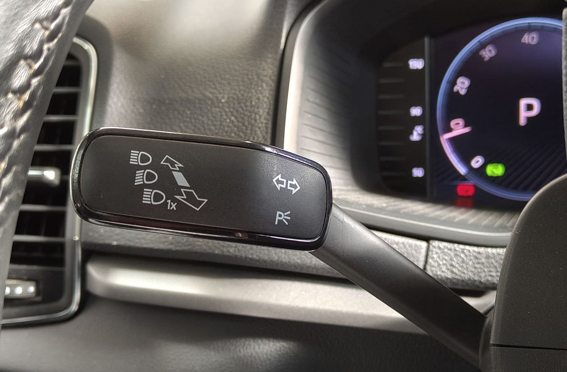 Škoda Karoq 2.0 TDI Ambition 4x4 DSG - foto 26