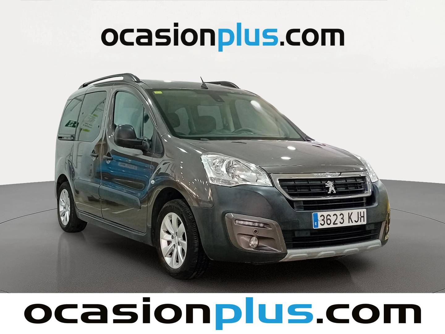 Foto delantera Peugeot Partner Peugeot Partner Tepee Combi 1.2 PureTech Adventure Edition (110 CV) derecha
