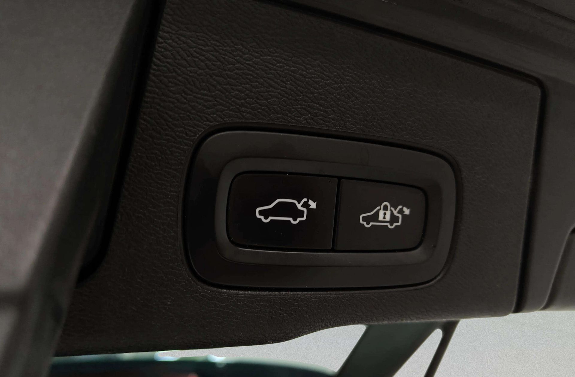 Volvo XC60 B4 D Inscription - foto 19