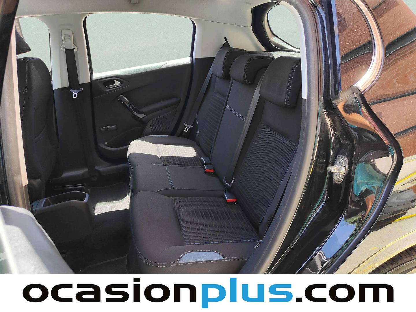 Foto asientos traseros Peugeot 208 Peugeot 208 1.6 e-HDI Allure (92 CV)