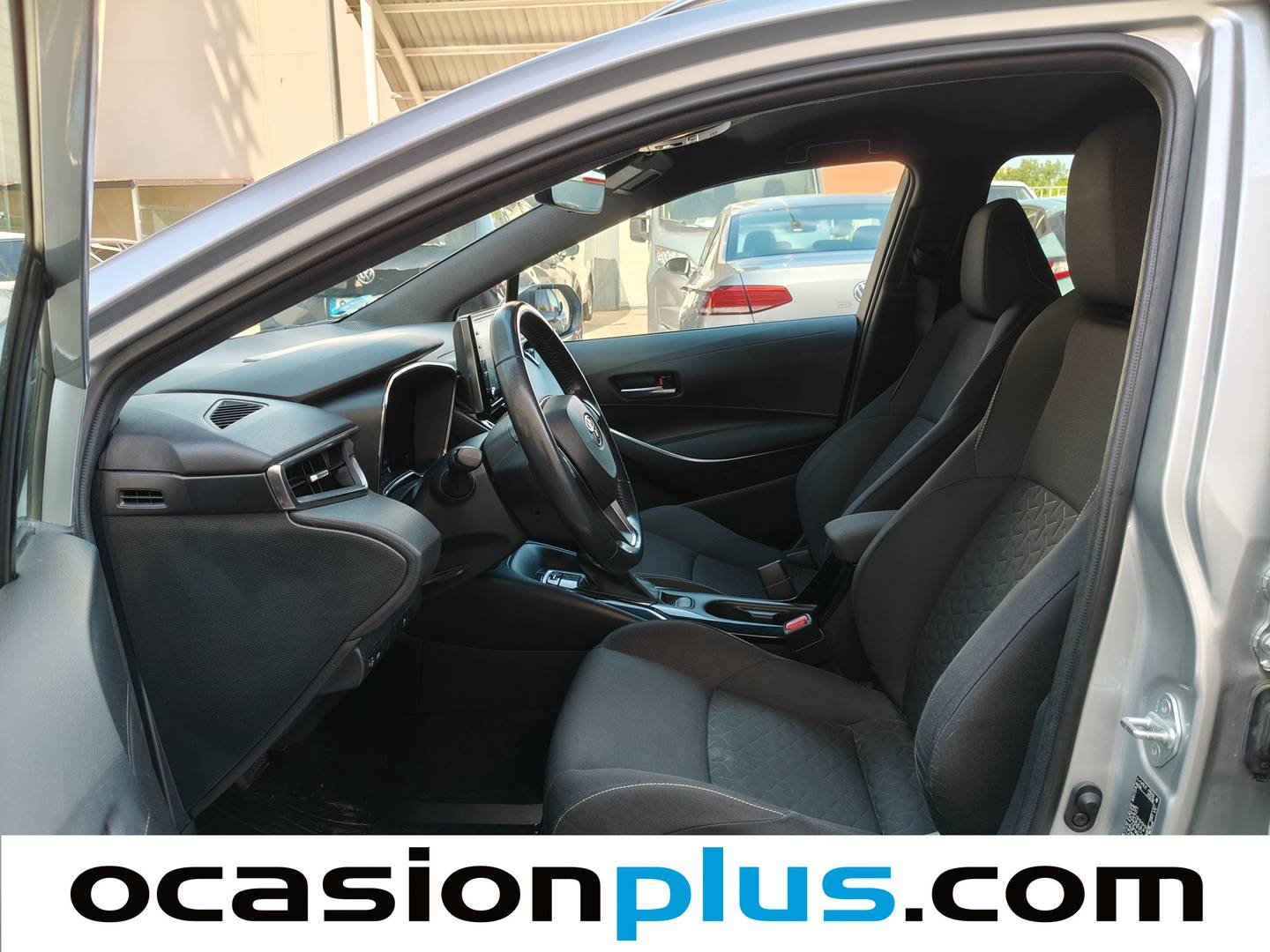 Foto asientos delanteros Toyota Corolla Toyota Corolla Touring Sports 125H Active Tech E-CVT (122 CV)