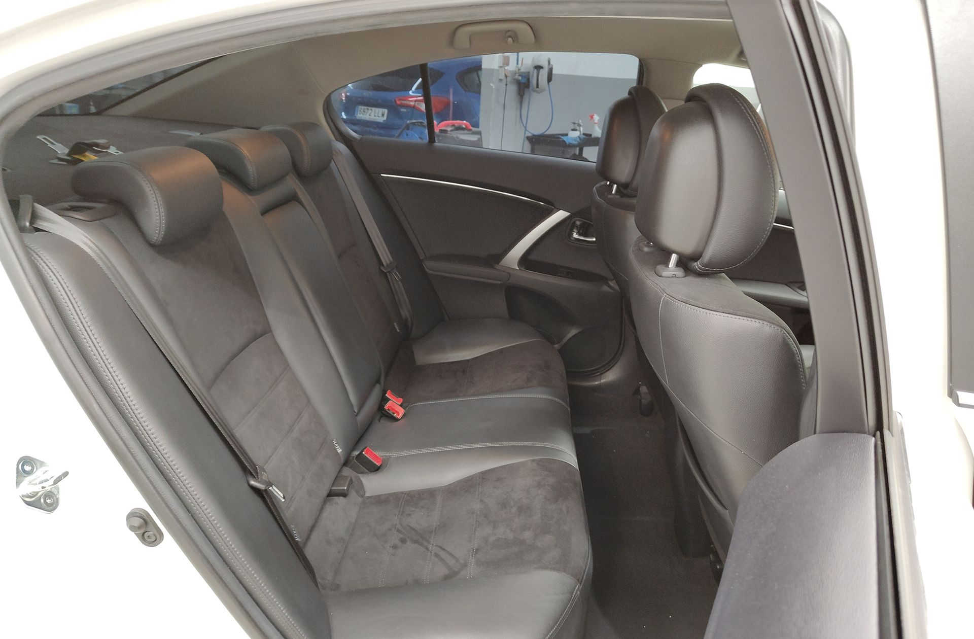 Toyota Avensis 140 Advance - foto 17