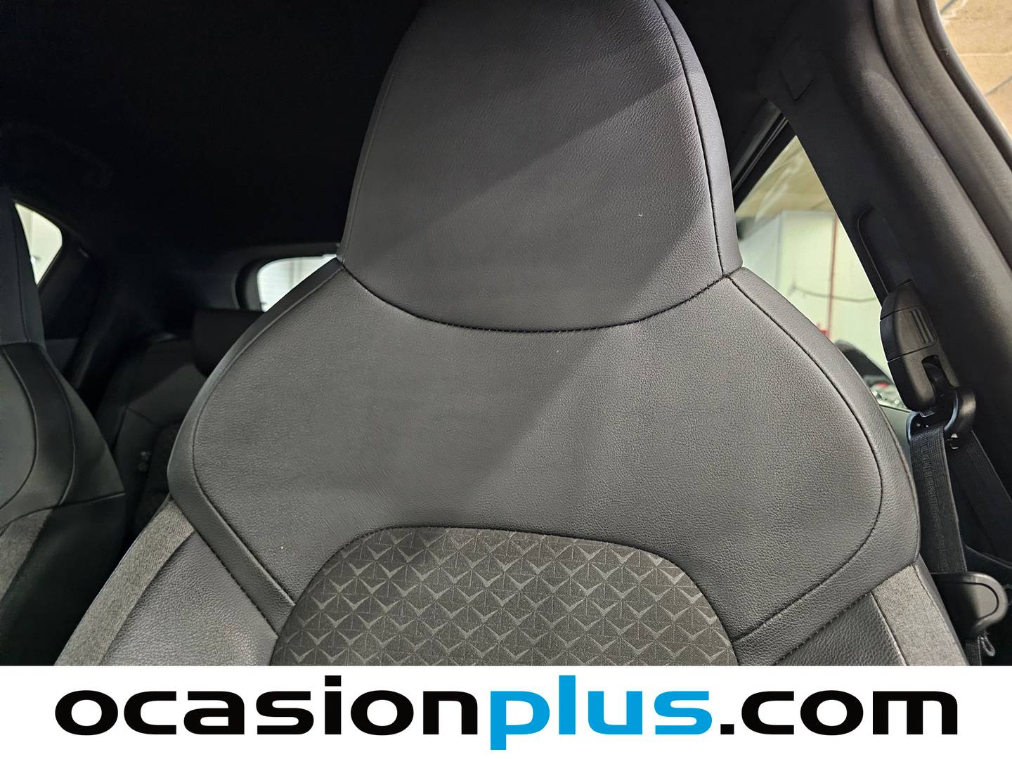 Extras y acabados del Nissan JUKE Nissan Juke DIG-T N-Connecta 4x2 (114 CV)