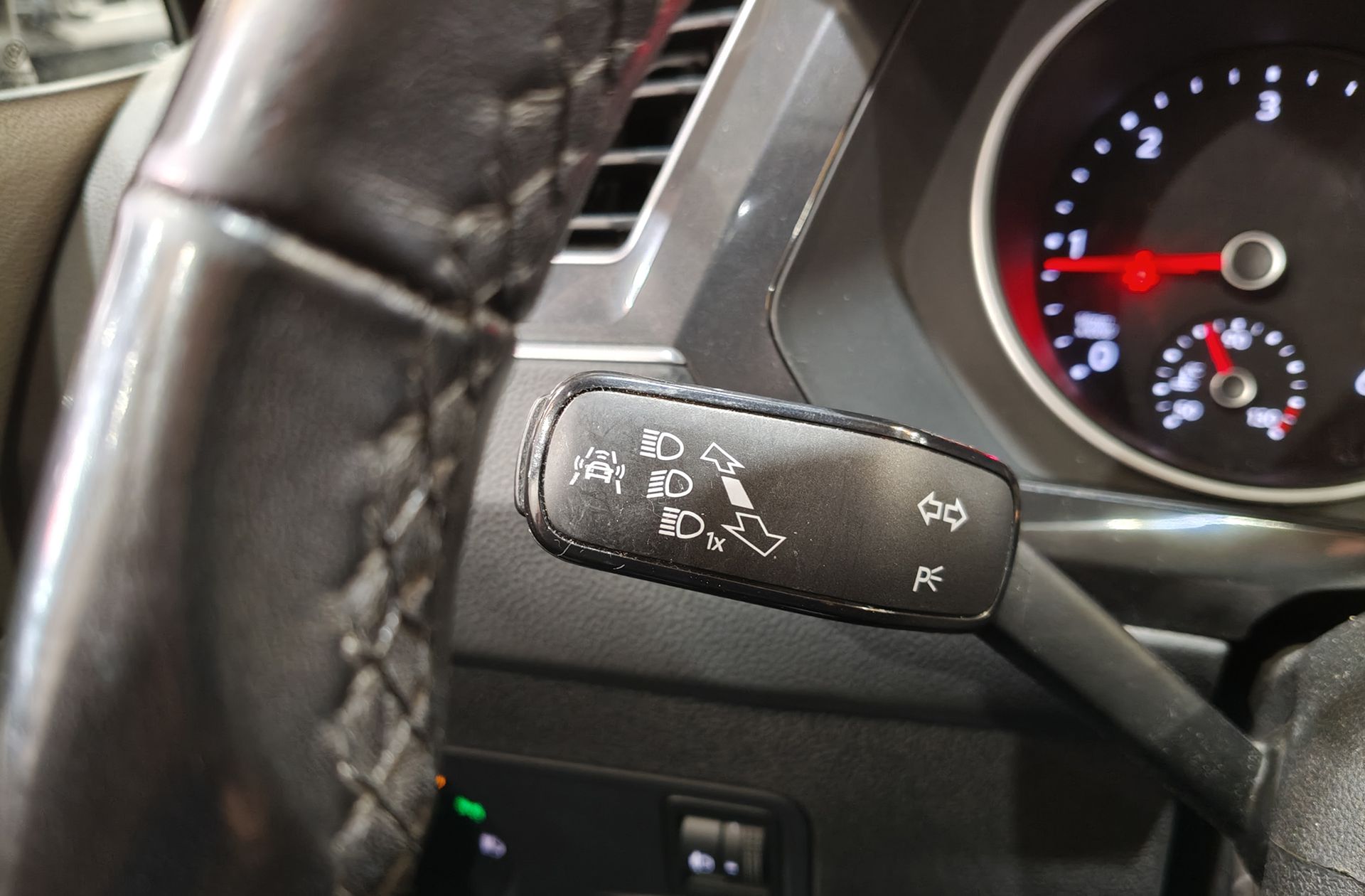 Volkswagen Tiguan Edition 2.0 TDI BMT - foto 22