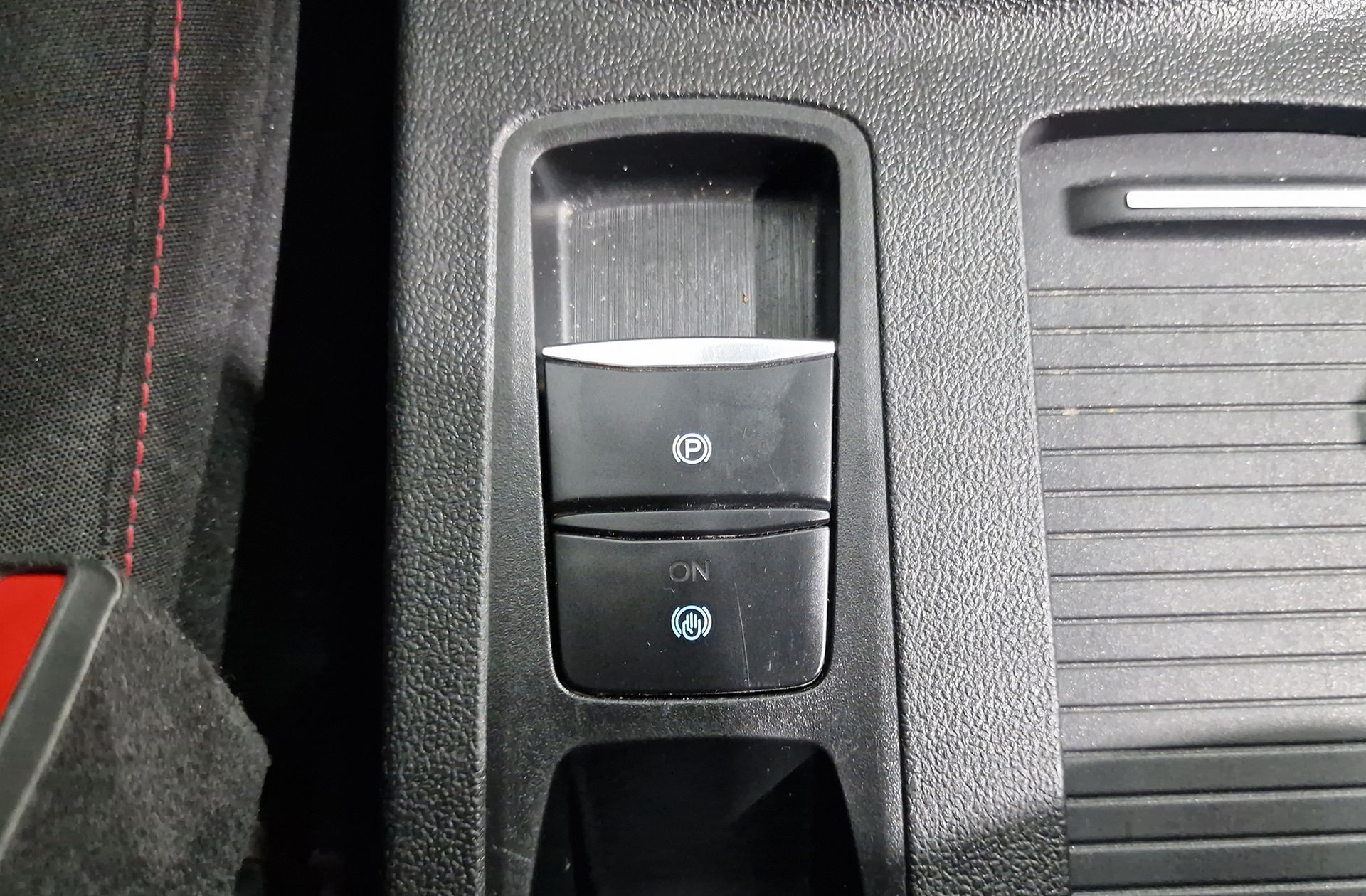 Ford Kuga 1.5 EcoBlue ST-Line - foto 34