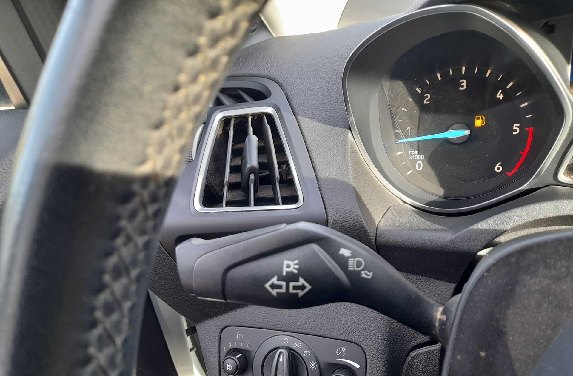 Ford Kuga 2.0 TDCi Titanium 4x4 - foto 21