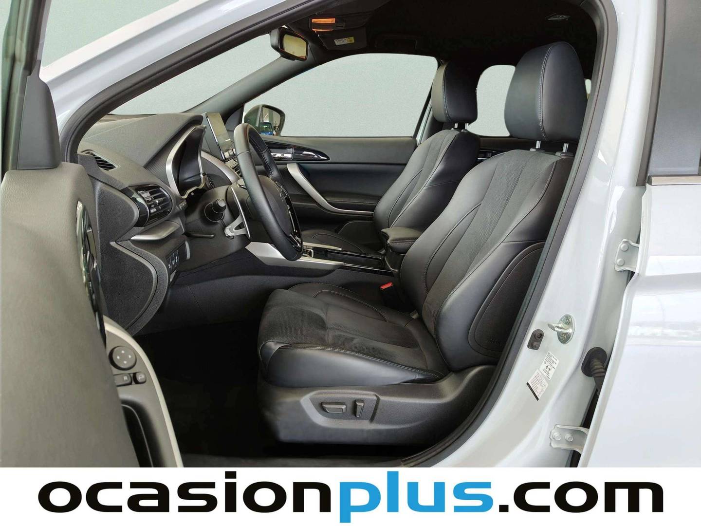 Foto asientos delanteros Mitsubishi Eclipse Cross Mitsubishi Eclipse Cross 2.4 PHEV Kaiteki 4WD Auto (188 CV)
