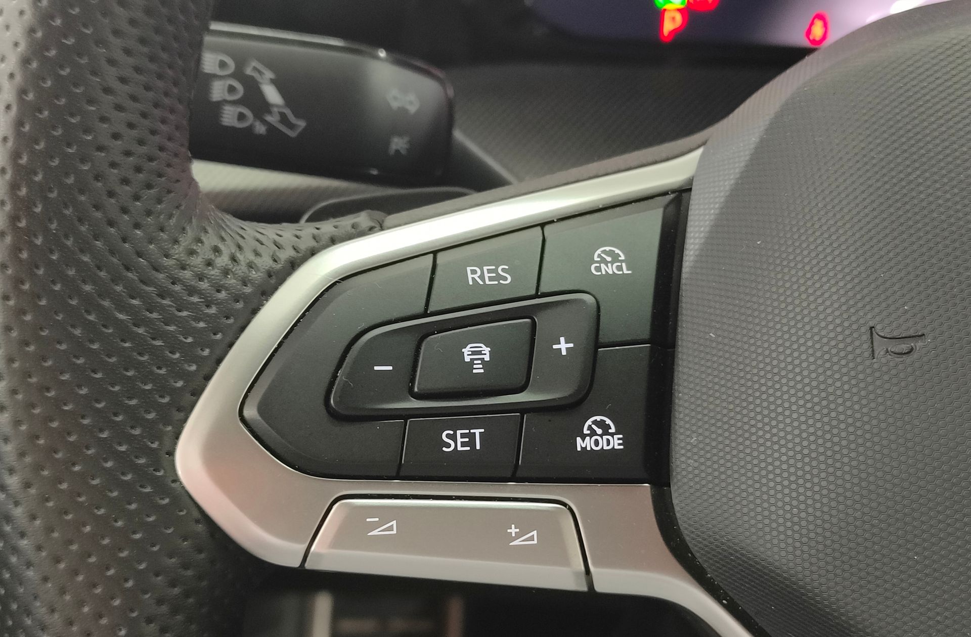 Volkswagen Golf R-Line 2.0 TDI DSG - foto 31