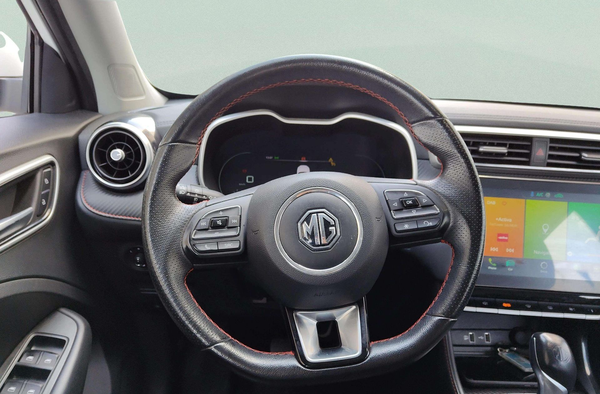 MG ZS 1.0T Luxury - foto 27
