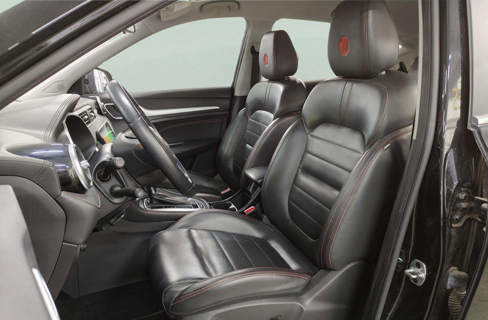 MG ZS 1.0T Luxury - foto 13