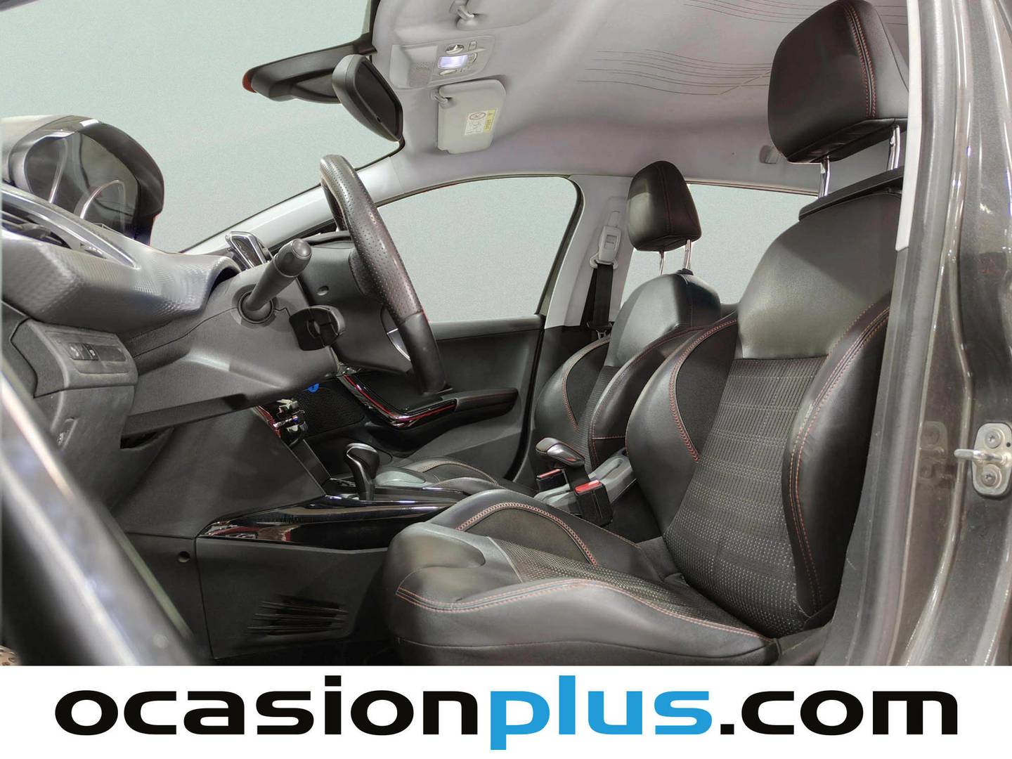 Foto asientos delanteros Peugeot 2008 Peugeot 2008 PureTech 110 S&S GT Line EAT6 (110 CV)