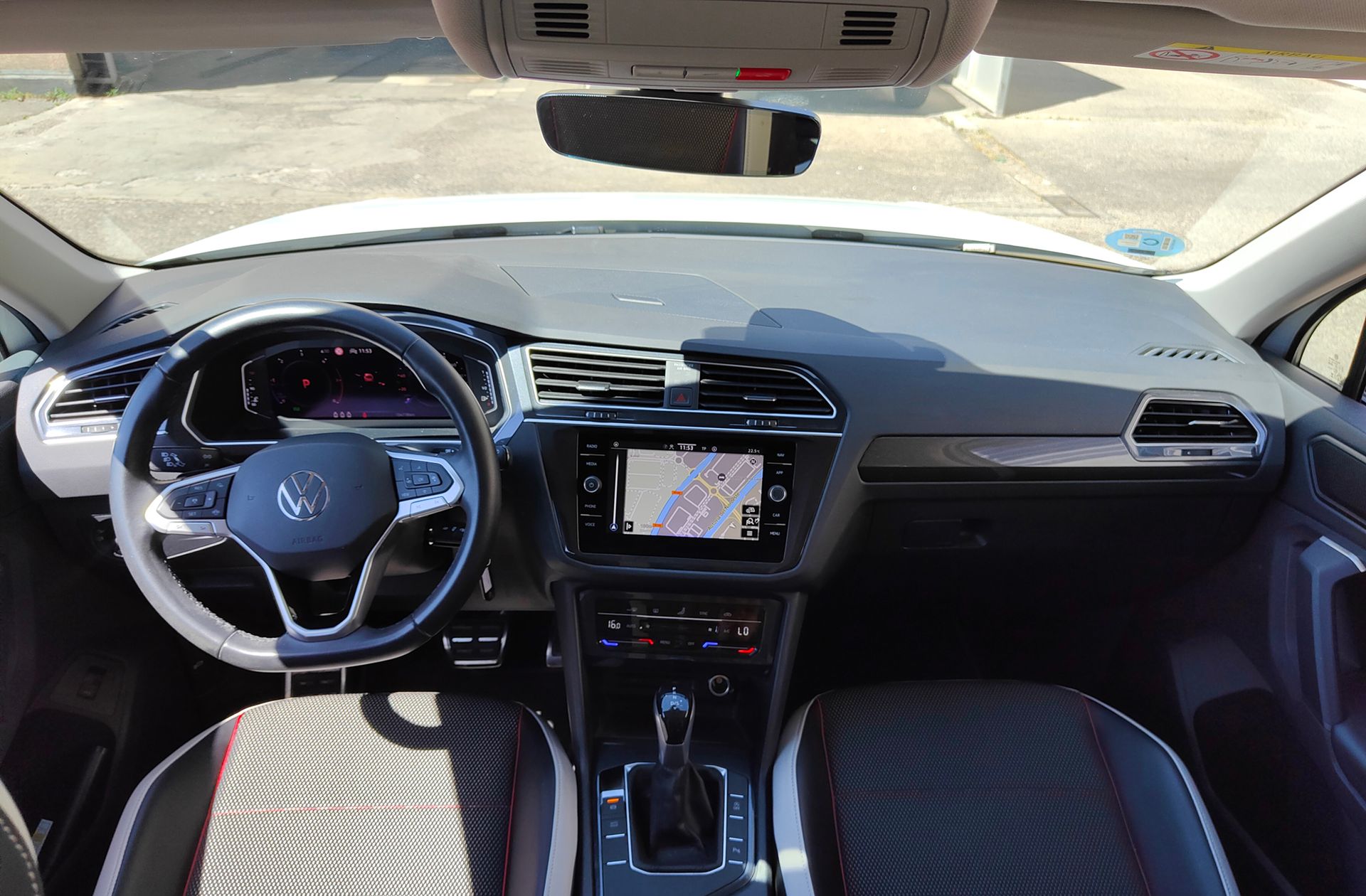 Volkswagen Tiguan Urban Sport 2.0 TDI DSG - foto 6
