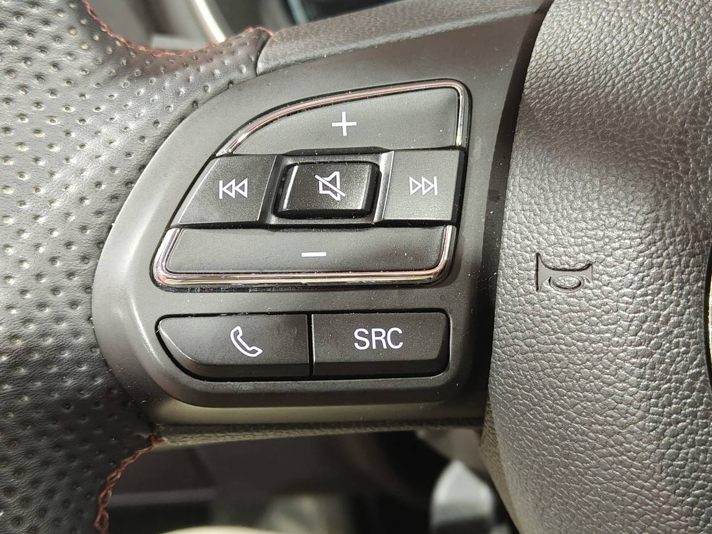 Foto MG HS MG eHS 1.5 T-GDI PHEV Luxury (258 CV)