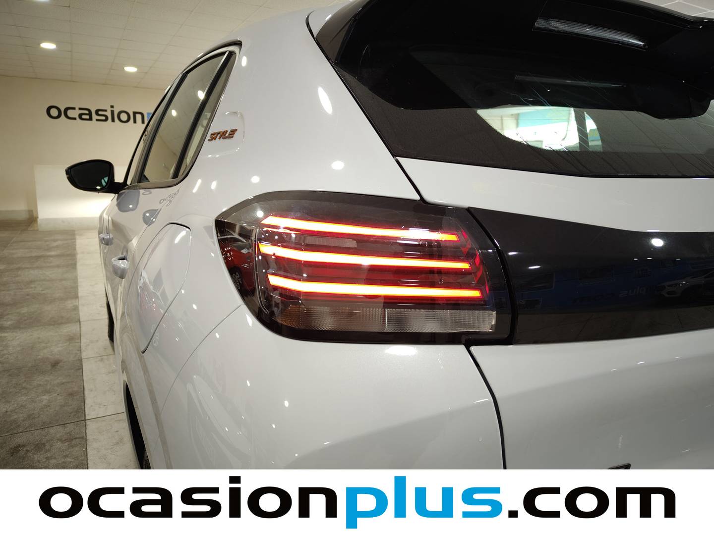 Peugeot 208 Peugeot 208 Style Hybrid 110 eDCS6 (110 CV) km 0